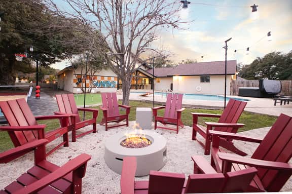 Pickleball, Pool & Fun • Family Escape • Sleeps 16