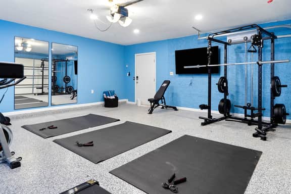 Sleeps 24, FREE Heated Pool, Pickleball, Theater