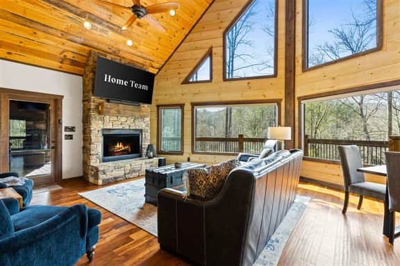 Blue Ridge Cabin~Stunning Views!~Hot Tub~Game Room