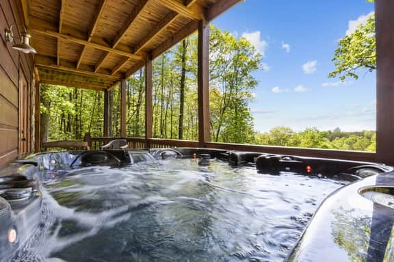 Stunning Views~Hot Tub~Games~Fireplace~DogFriendly