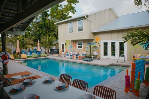 Sleeps 20 | Games | Basketball | Pool | Movie Room
