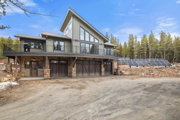 34 Acre Escape~Games~Hiking~Pool Table~Bicycles