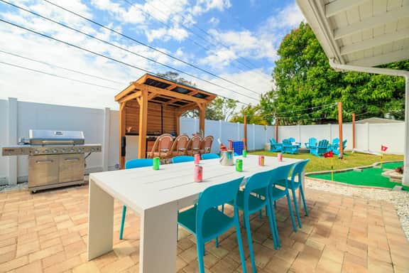 Playcation|Putt Putt|Pool|Tiki Bar|Game Room