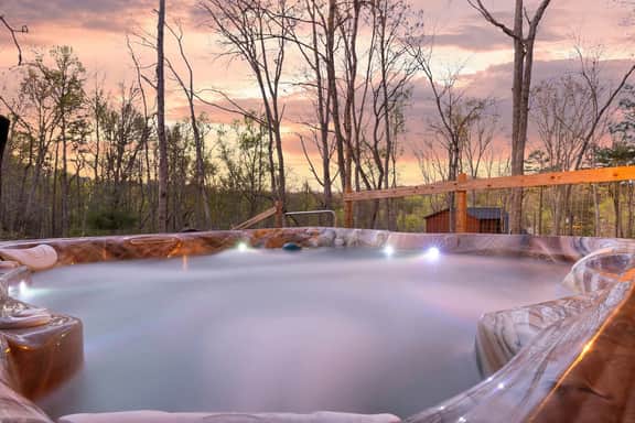 Mtn View | Fire Pit | HotTub | Family/Pet Friendly
