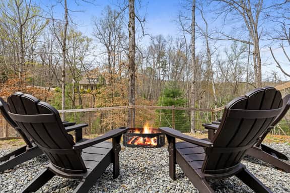 Mtn View | Fire Pit | HotTub | Family/Pet Friendly