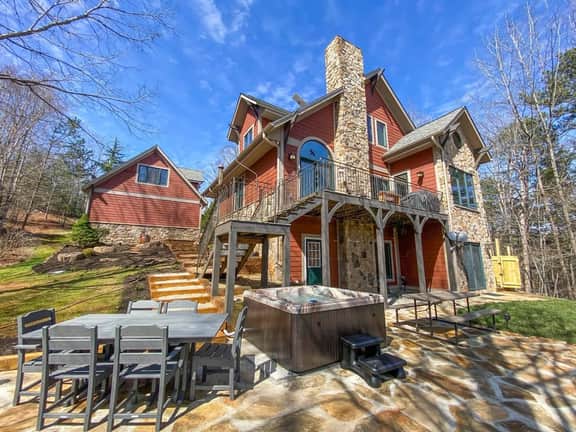 Lakefront~Dock~Hot tub~Firepit~Dog Friendly!
