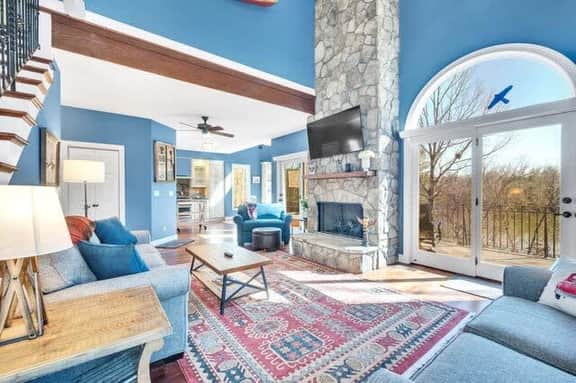 Lakefront~Dock~Hot tub~Firepit~Dog Friendly!
