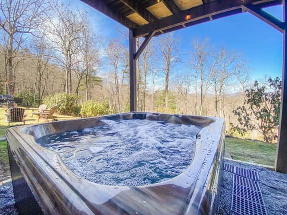 6 Br Sleeps 16 - Game Room - Hot Tub - Firepit