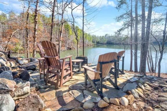 Lakefront~Dock~Hot tub~Firepit~Dog Friendly!