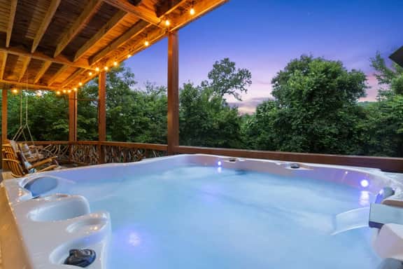 EZ Come EZ Geaux - Stunning Mtn Views - Hot Tub