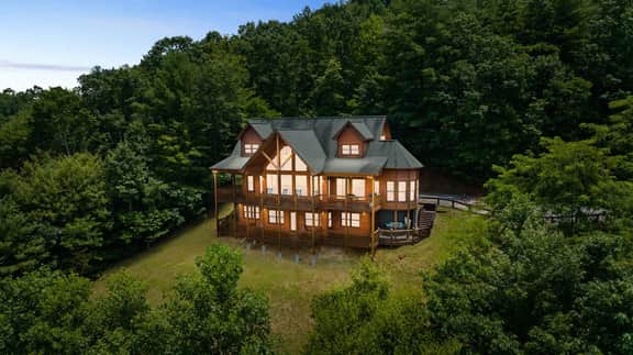 Stunning Mtn Views! Sleeps 10~Hot Tub~Game Room