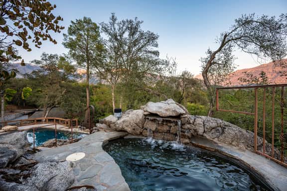 Prime Sequoia Stay: Pool • Hot Tub • Sauna • Views