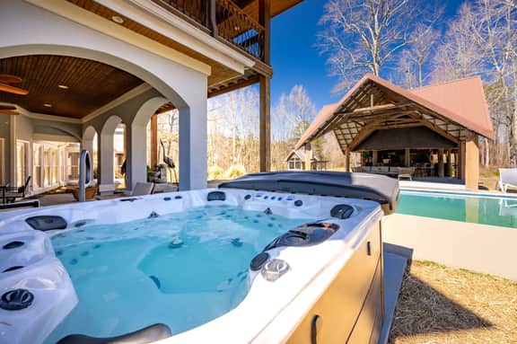 Sleeps 29~Pool~Tiki Bar~Hot Tub~Gym~Dogs Welcome!