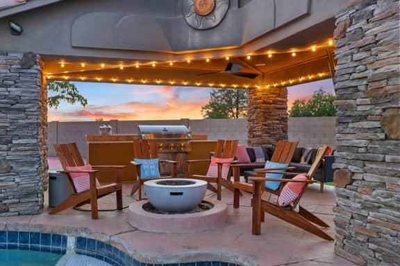 Luxury 6BR Retreat - Pool, BBQ, Theater and Games