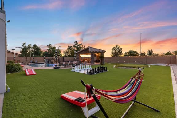 Luxury 6BR Retreat - Pool, BBQ, Theater and Games