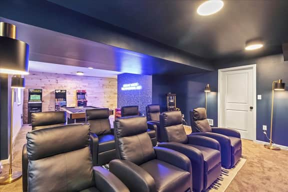 5 Br Sleeps 14! Hot Tub-Sauna-Movie Theatre-Arcade