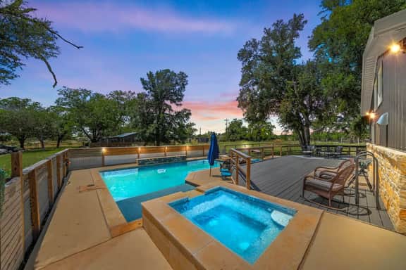 2 Home Getaway-Pool-Hot Tub-Pickleball Court - Image 3