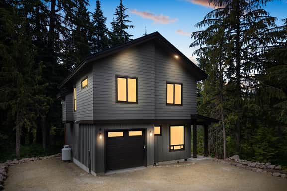 3 Br Sleep 8 • Hot Tub • Fire Pit • Stunning Views