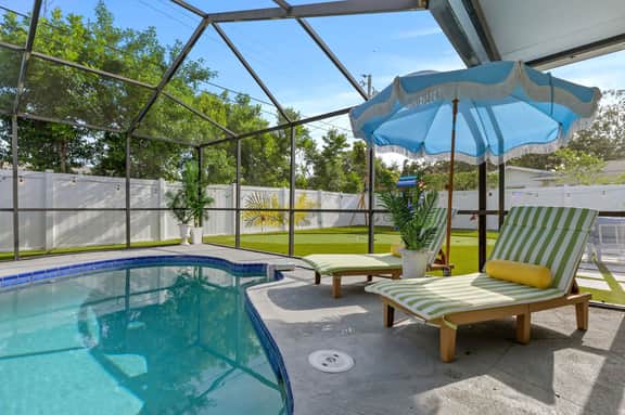 Family Fun Oasis: Private Pool, Theater, Putt Putt