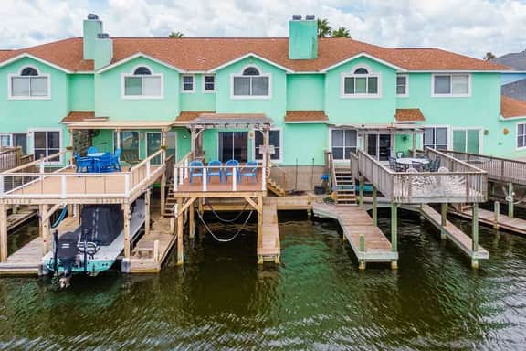Shore Thing: Waterfront Dock & Family Fun