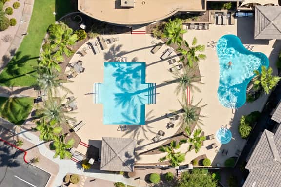 Shared Poolside Fun~Hot Tub~Gym & More