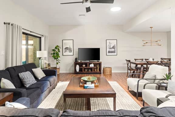 The Haven: Private 3BR | Pools | Courts | Firepit