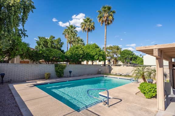 The Haven: Private 3BR | Pools | Courts | Firepit