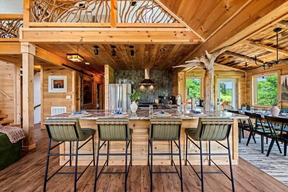 Smoky Peak Hideaway | Hot Tub, Putt Putt & Games