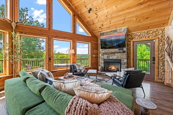 Smoky Peak Hideaway | Hot Tub, Putt Putt & Games