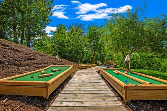 Smoky Peak Hideaway | Hot Tub, Putt Putt & Games
