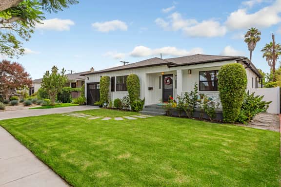 Spacious 4BR | Games | Workspace | Outdoor Fun