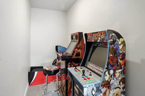 The Vista: Sleeps 14! Hot Tub | Arcade | Views