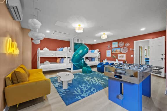 Sleeps 10 | Pool, Slide, Pickleball & Fire Pit