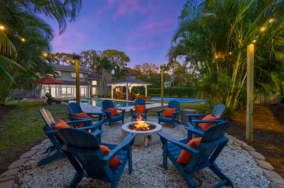 Sleeps 10 | Pool, Slide, Pickleball & Fire Pit