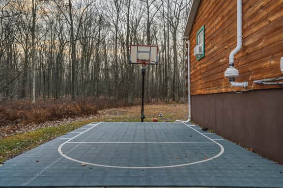 Mountain Retreat: Hot Tub | Game Room | Basketball