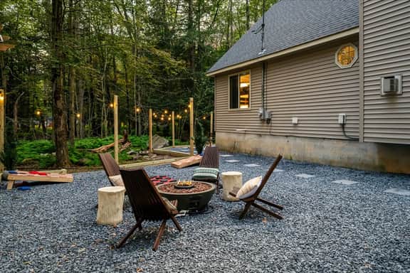 Poconos Pines Escape • Sauna • Hot Tub •Playground