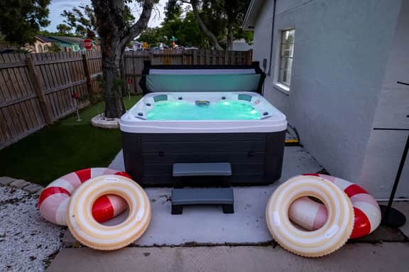 Resort Backyard Tiki Bar Fully Renovated Pool