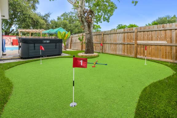 Resort Backyard Tiki Bar Fully Renovated Pool