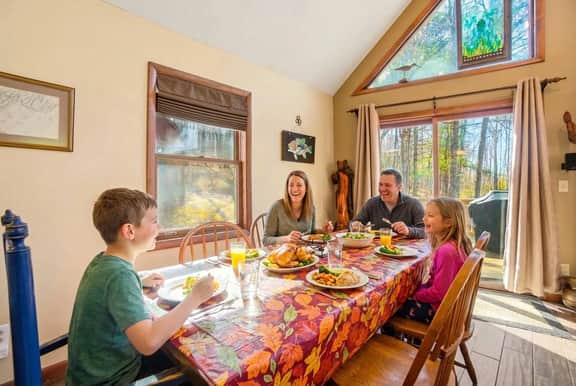 Family-Friendly Home w/ Hot Tub • Fire Pit• Games