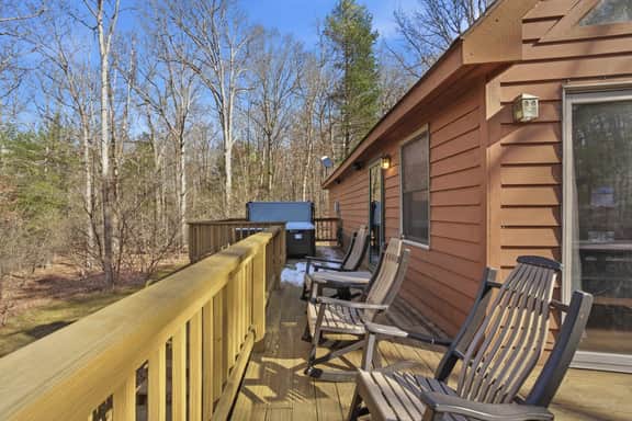 Family-Friendly Home w/ Hot Tub • Fire Pit• Games