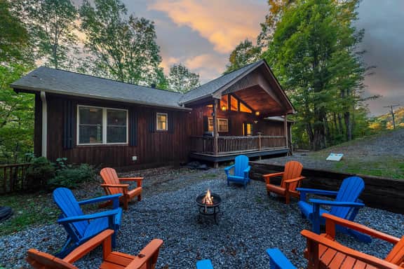 Min to Hatley Pointe: Slps 14, Hot Tub, Game Room
