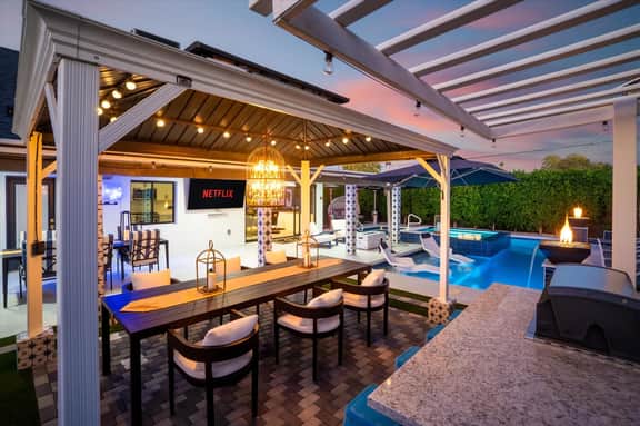 Luminosity Escape • Pool • Hot Tub • Dog-friendly