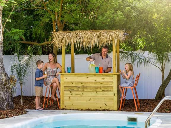 Backyard Oasis • Heated Pool • Tiki Bar • Hot Tub