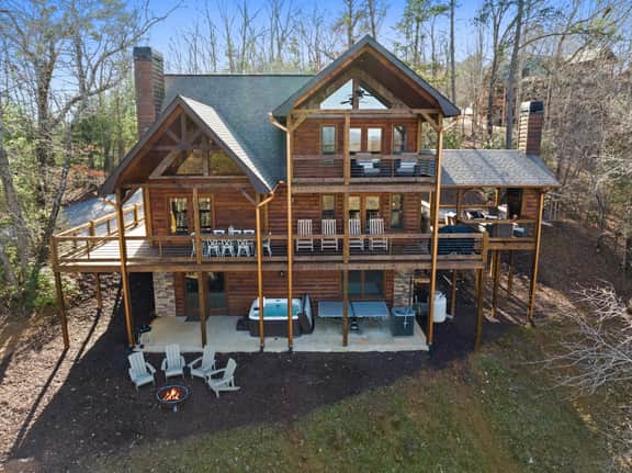 Stunning Views! Sleeps 10 - Hot Tub - 2 Fireplaces - Image 2