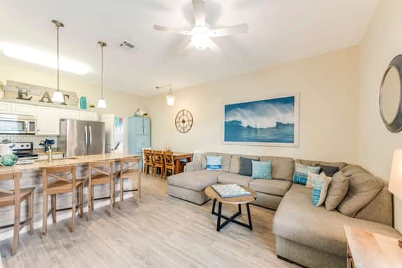 Walk to Beach~Private Hot Tub~Pool~Dog Friendly