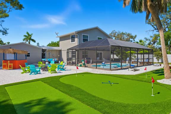 Sleeps 16 • Golf Simulator • Pickleball • Pool/Spa - Image 4