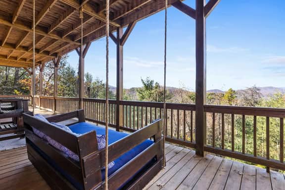 Family-Friendly Cabin: Hot Tub, Games & Views