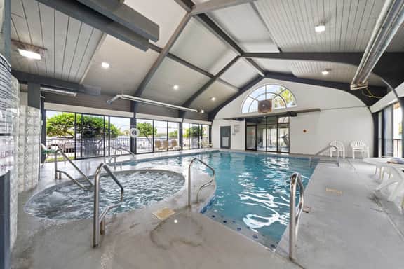 Beach Front • 7th Floor • Views • Pools • Hot Tub