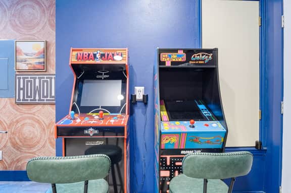 Resort Style Backyard • Arcade Games • Hot Tub