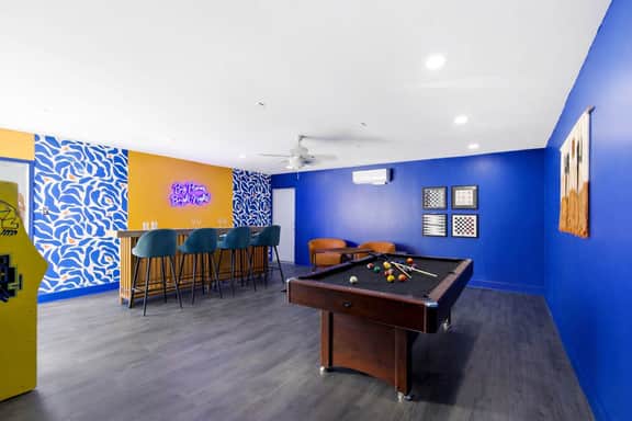 Outdoor Oasis • Poolside Movie Nights • Sleeps 16